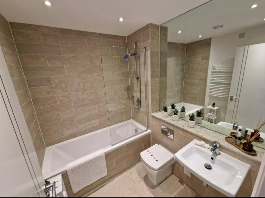 Апартаменты Modern Apartment, Sleeps 6, Centre Белфаст